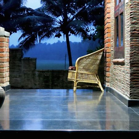 Clayfingers Art Cottage Thrissur Bagian luar foto
