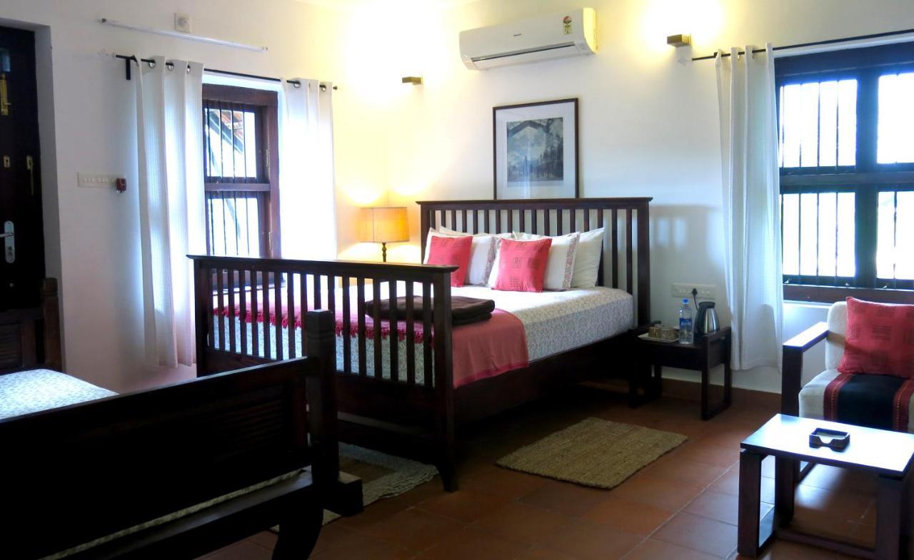 Clayfingers Art Cottage Thrissur Bagian luar foto